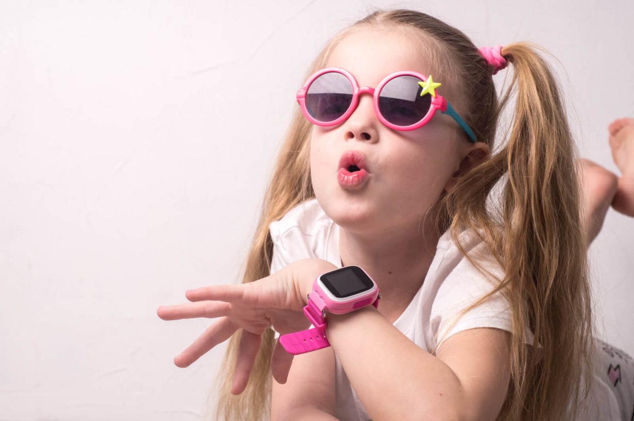 girl-with-gps-watch-for-kids
