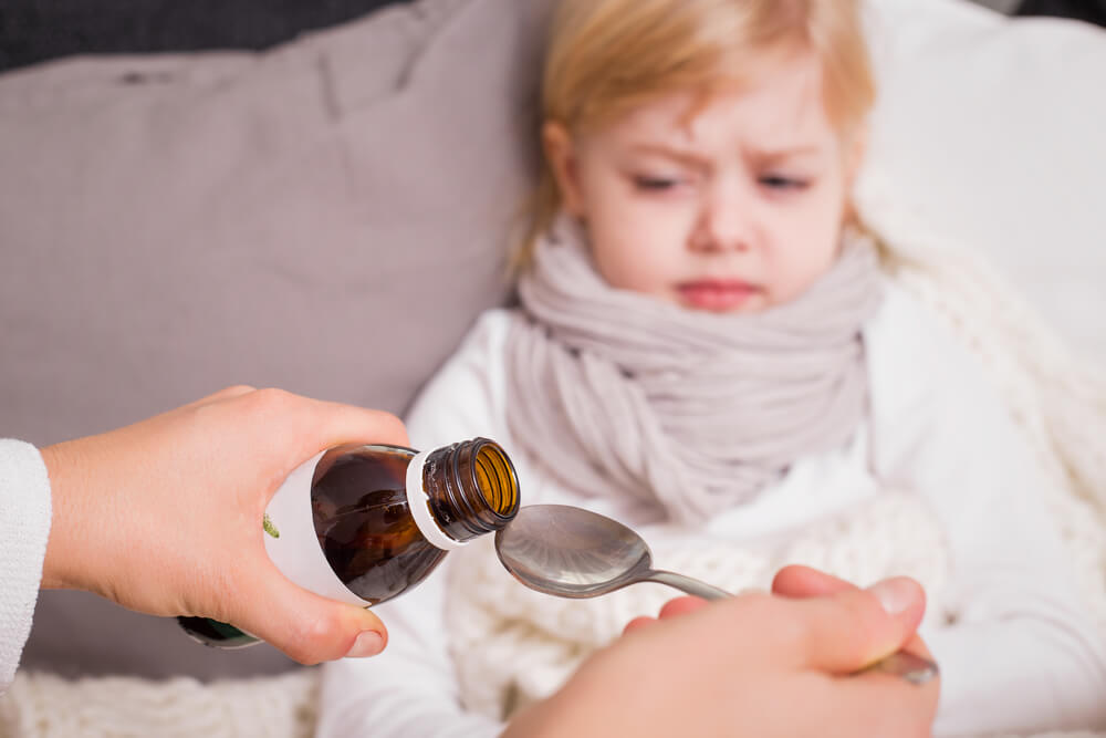 лечить сухой кашель у ребенка без температуры 