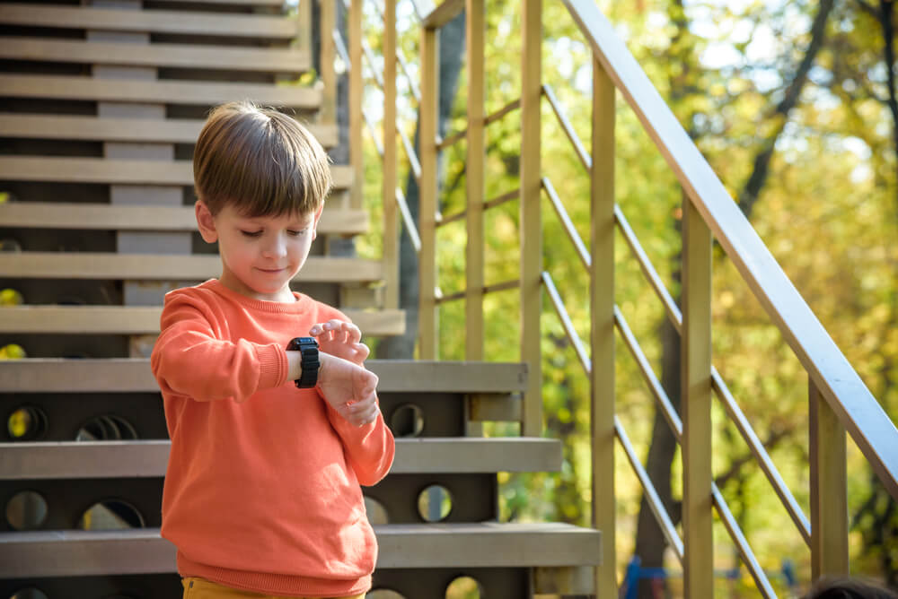 easiest apple watch to set up for kids