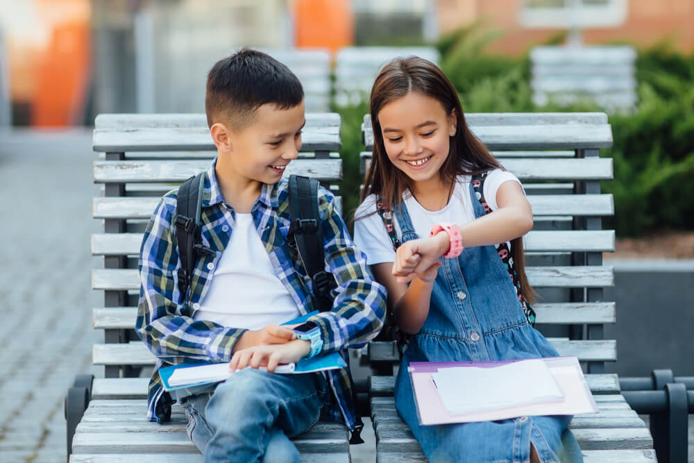 Apple shop watch kids