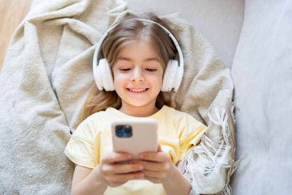 How to Stop Phone Addiction for Kids, Teenagers, and Students | Findmykids