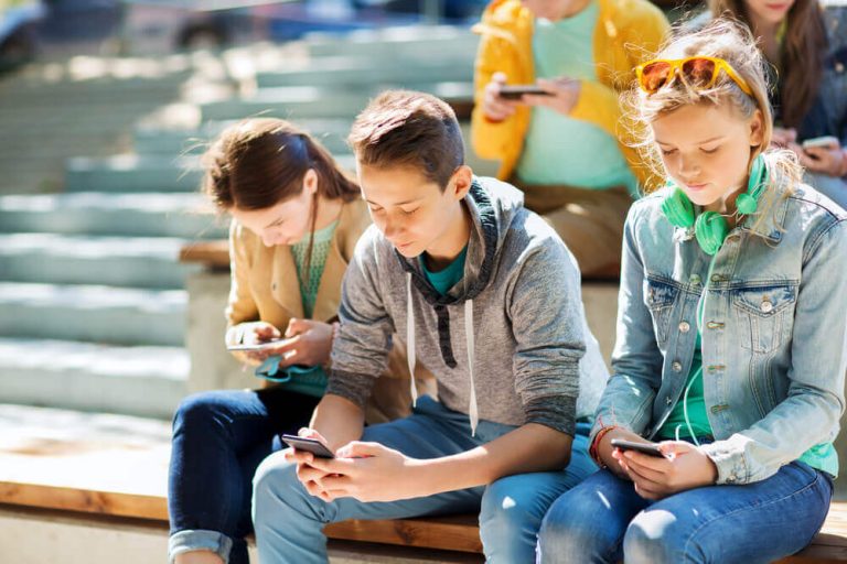 How to Stop Phone Addiction for Kids, Teenagers, and Students | Findmykids