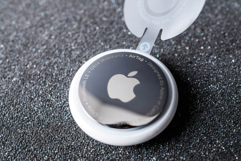 Pros and cons of tracking your lost items using Apple AirTag