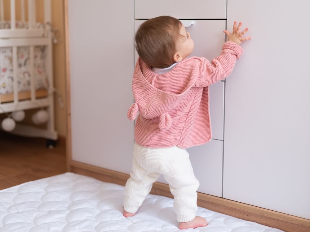 how to help baby learn to walk